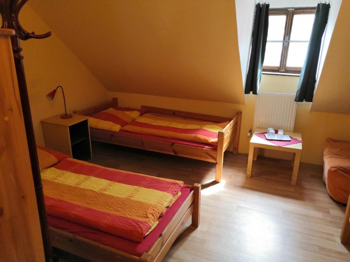 Hostel Skautsky Dom Banska Stiavnica Exterior foto